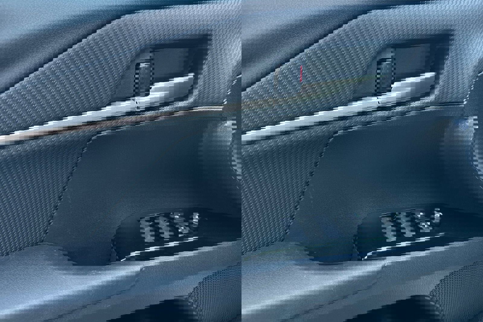 New 2026 Toyota Camry Hybrid image 10