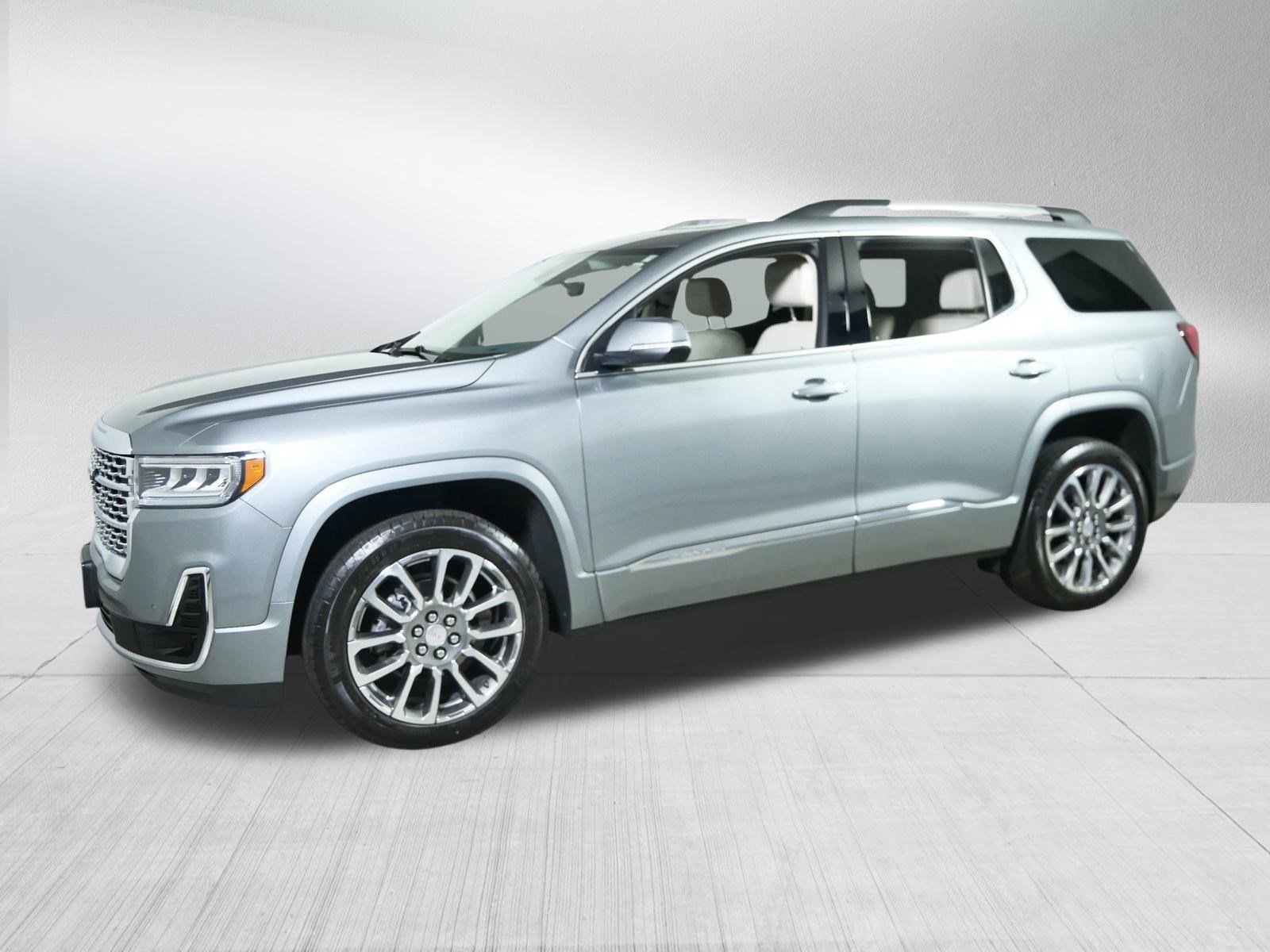 Used 2023 GMC Acadia Denali w/ Denali Ultimate Package image 3