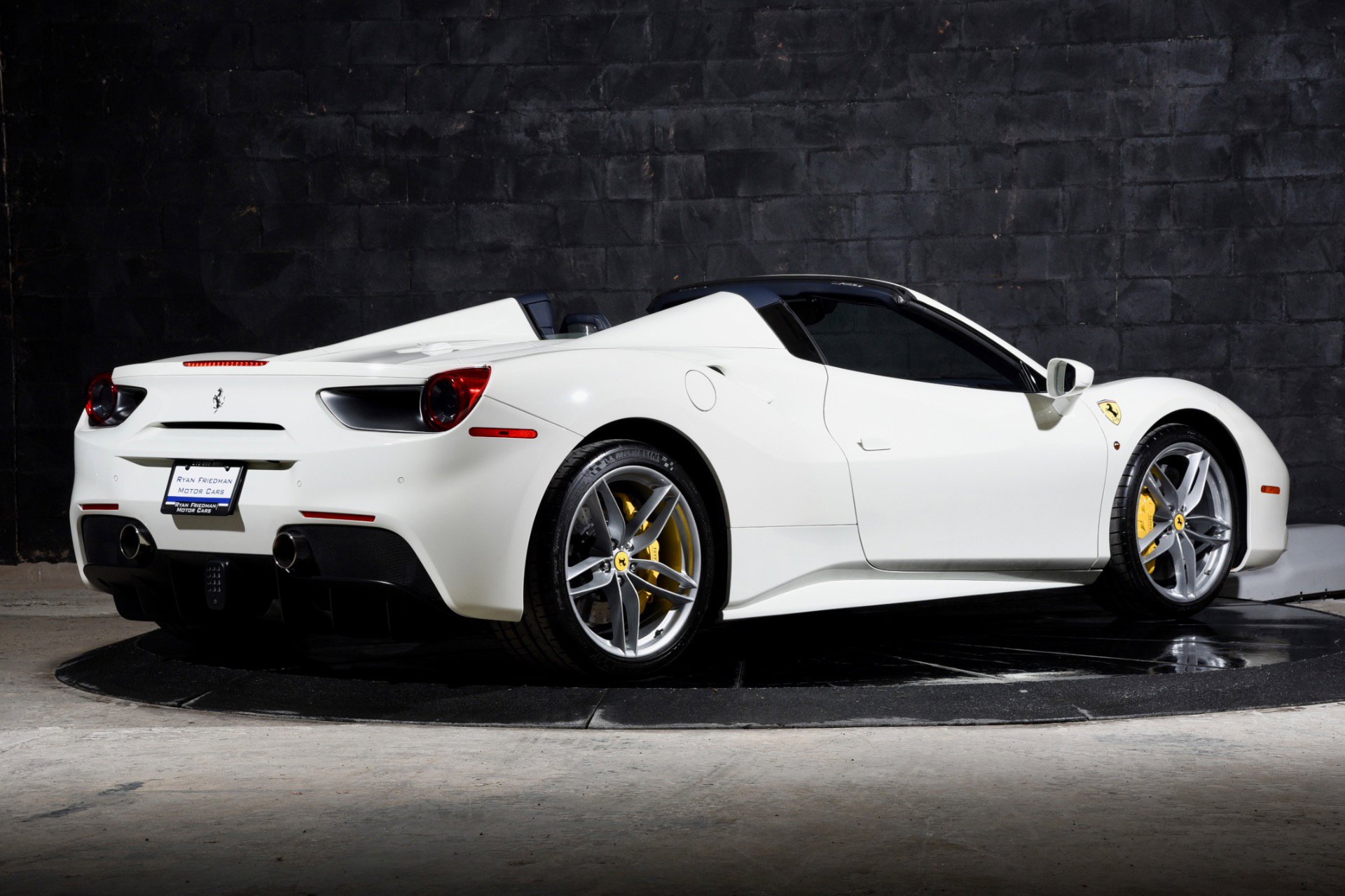 Used 2018 Ferrari 488 Spider image 3