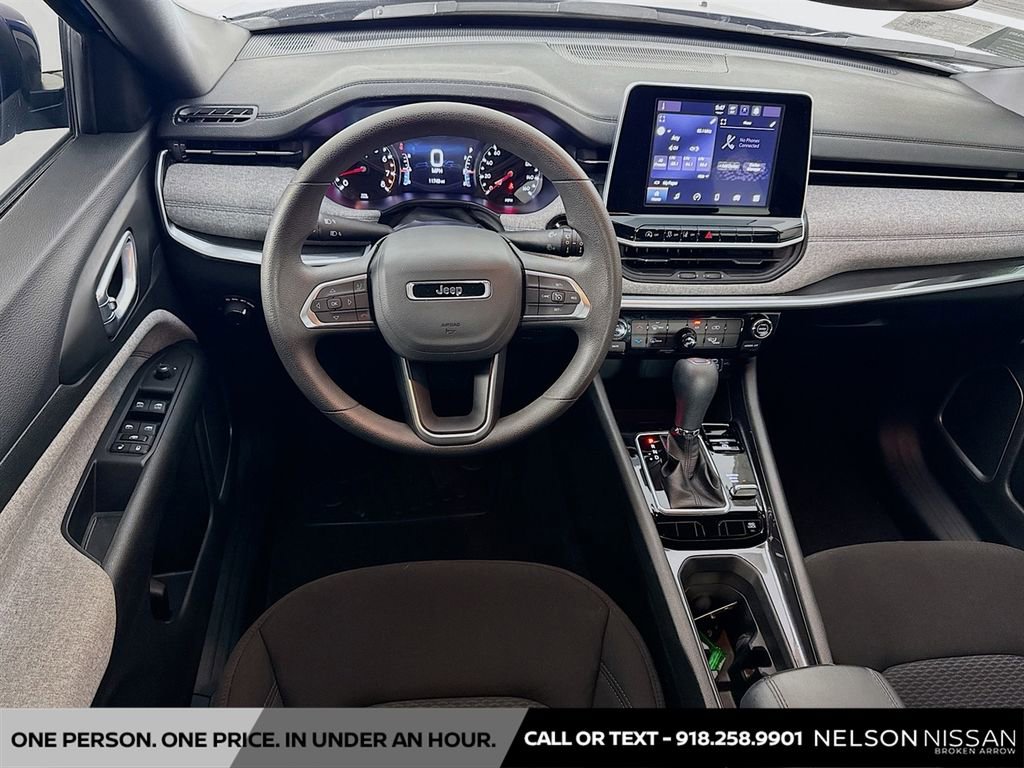 Used 2025 Jeep Compass Sport w/ Mopar Graphics Package image 20