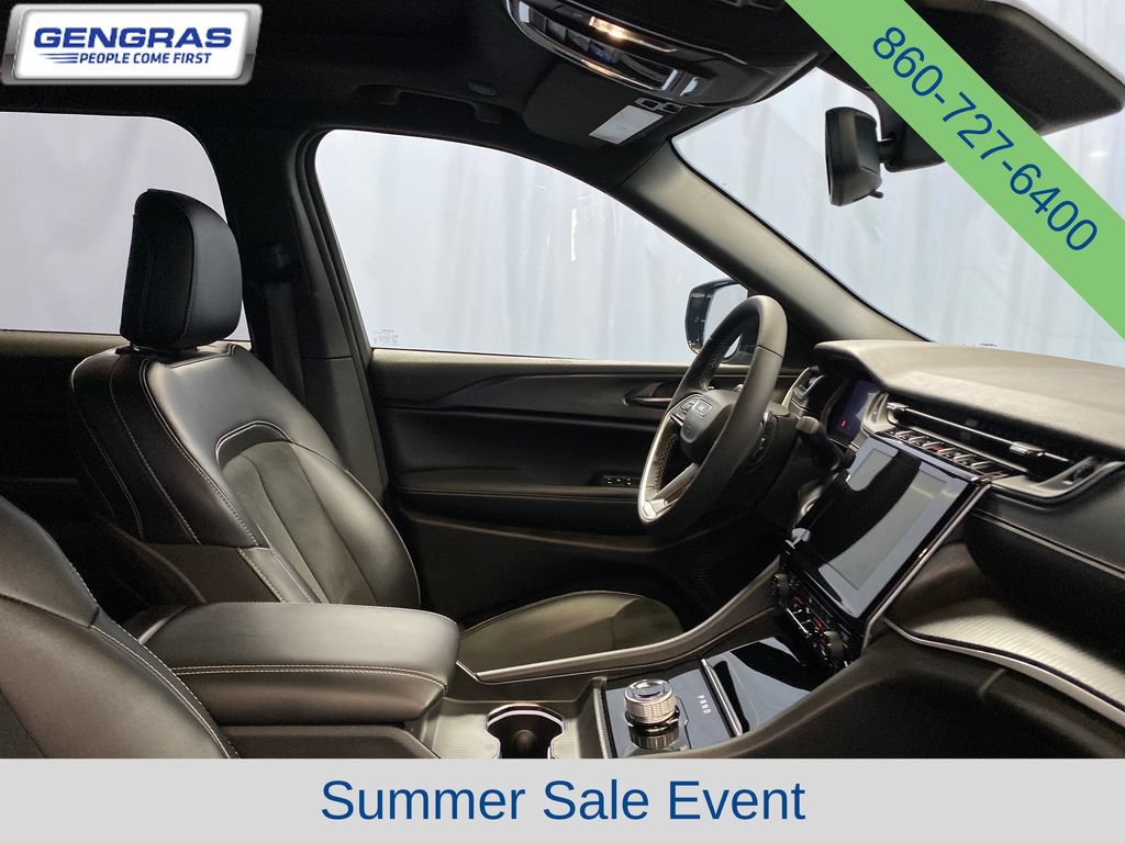 Used 2024 Jeep Grand Cherokee Altitude AWD/4WD image 42
