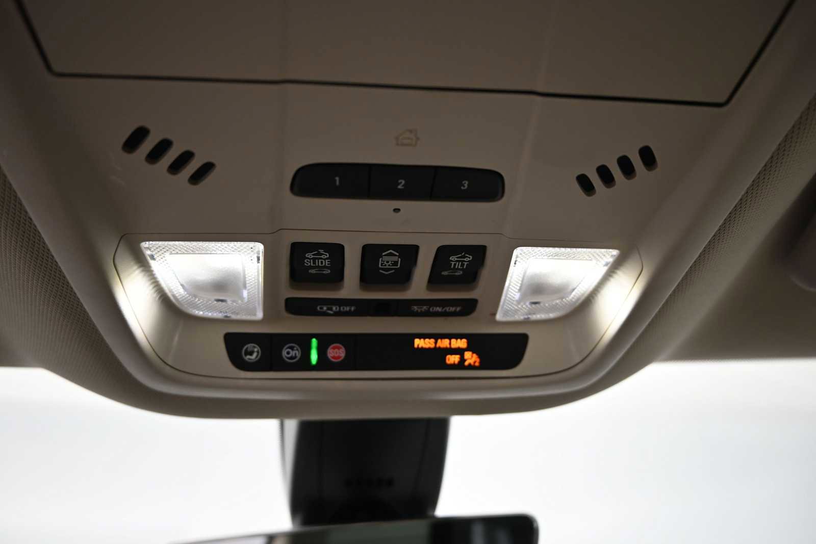 Used 2023 Buick Enclave Avenir w/ Avenir Technology Package image 17