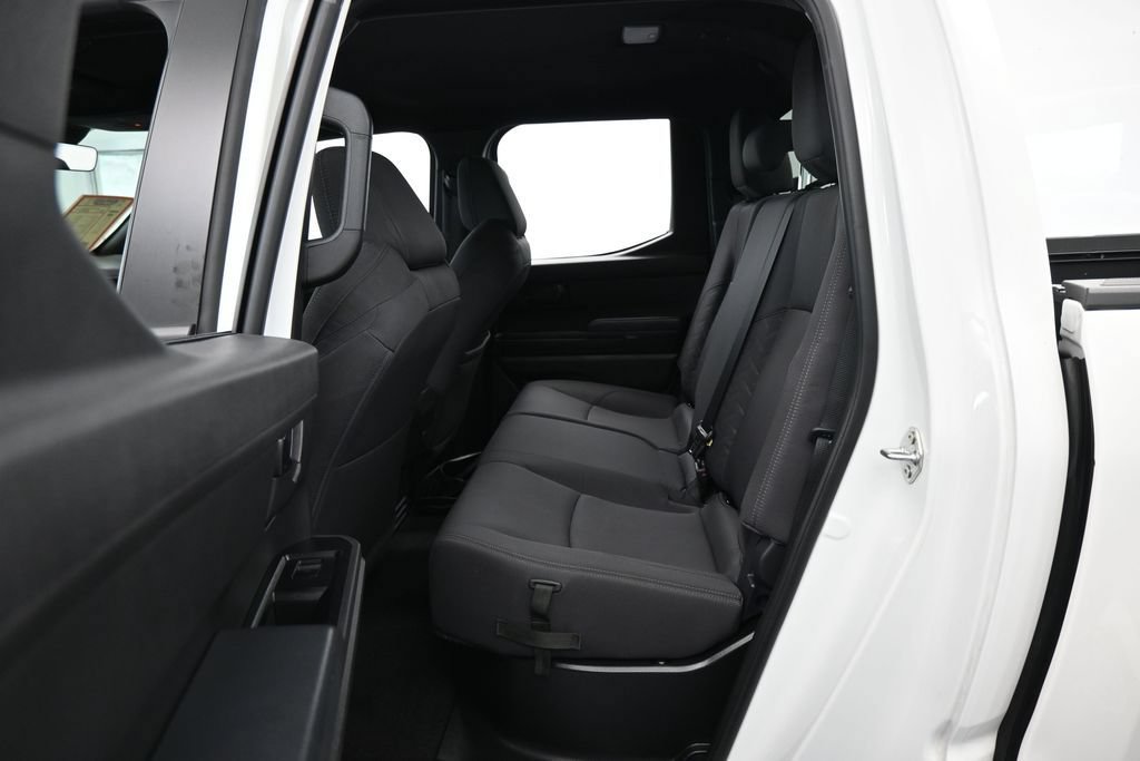 Used 2025 Toyota Tacoma SR5 AWD/4WD image 31