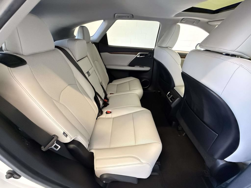 Certified 2022 Lexus RX 350L Premium w/ Premium Package AWD/4WD image 16