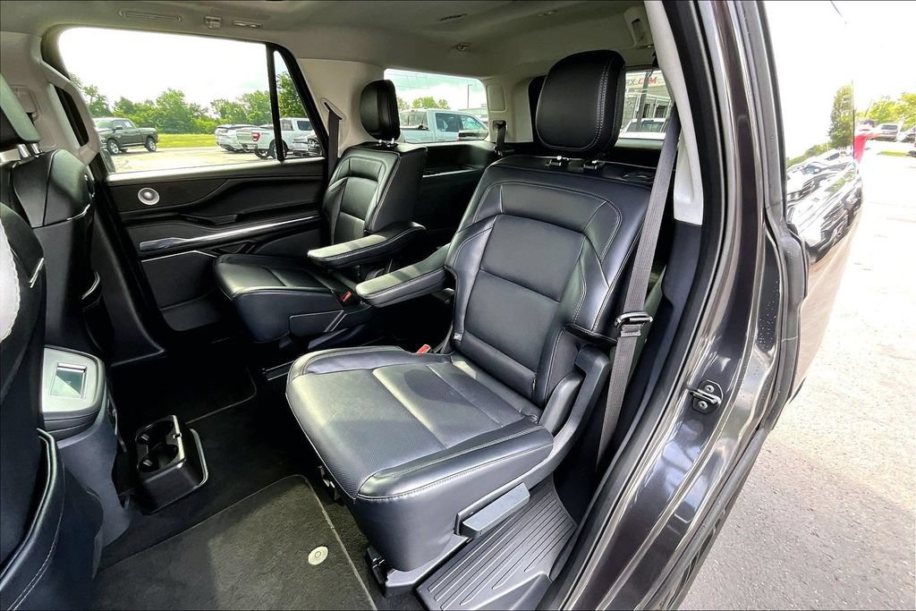 Used 2025 Lincoln Navigator Reserve AWD/4WD image 24