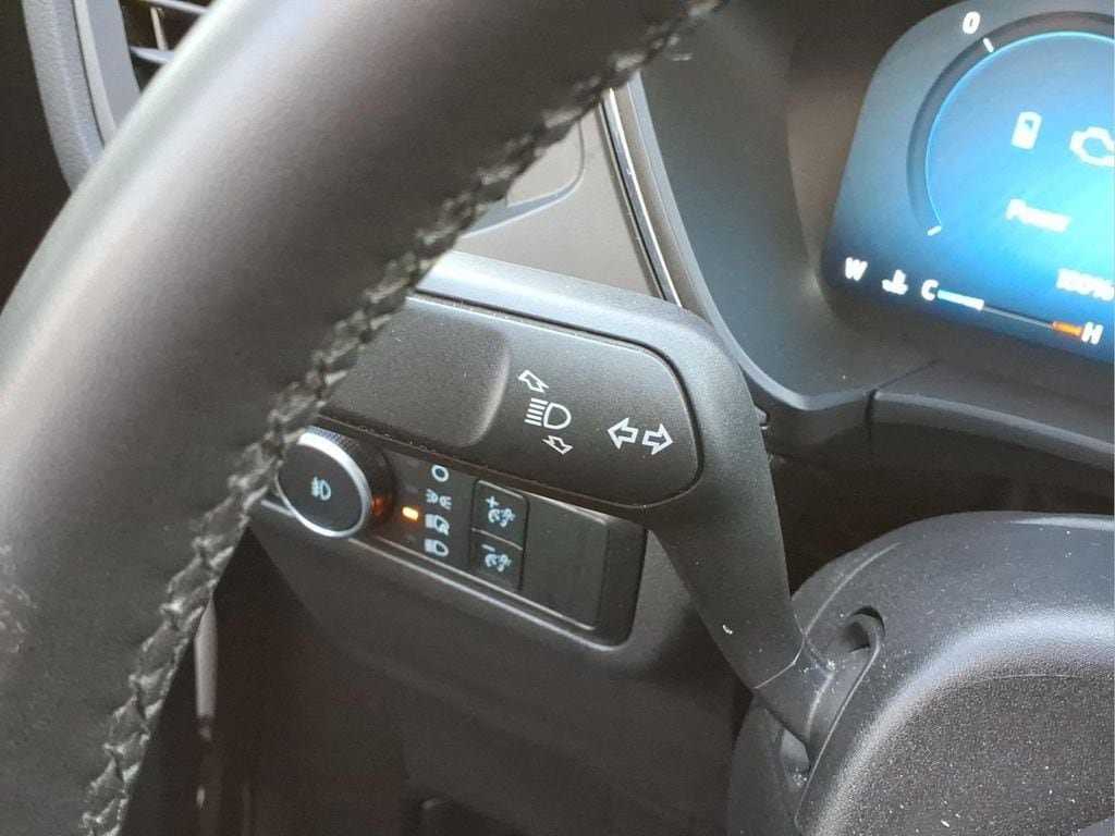 Used 2024 Ford Escape SE w/ PHEV Premium Package FWD image 22