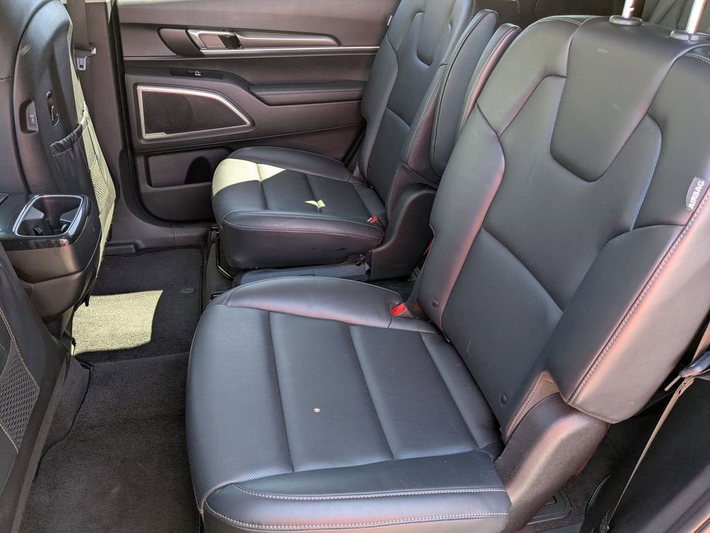 Used 2025 Kia Telluride S image 27