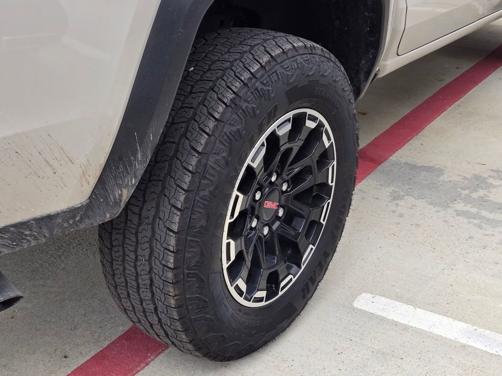 Used 2026 GMC Canyon AT4 w/ Technology Plus Package AWD/4WD image 15