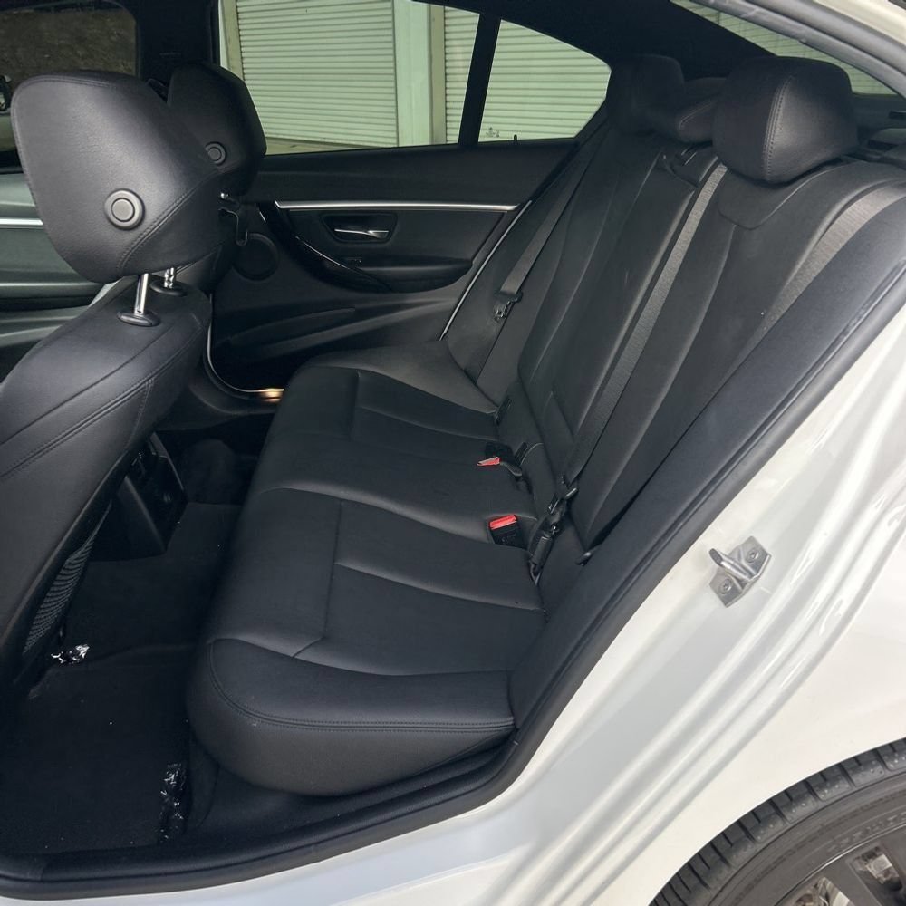 Used 2018 BMW 330e RWD image 13