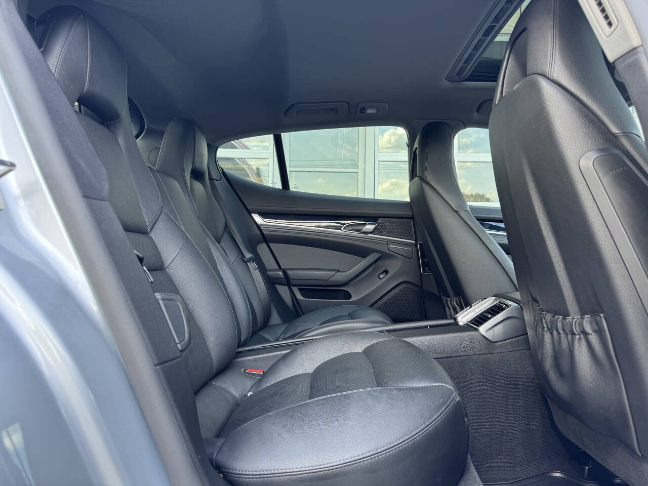 Used 2015 Porsche Panamera S RWD image 33