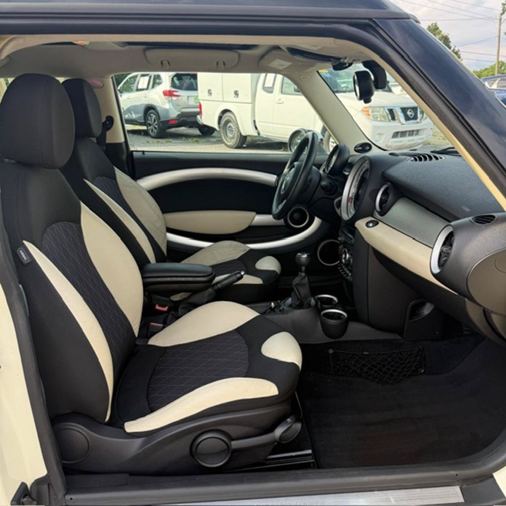 Used 2013 MINI Cooper Clubman FWD image 14