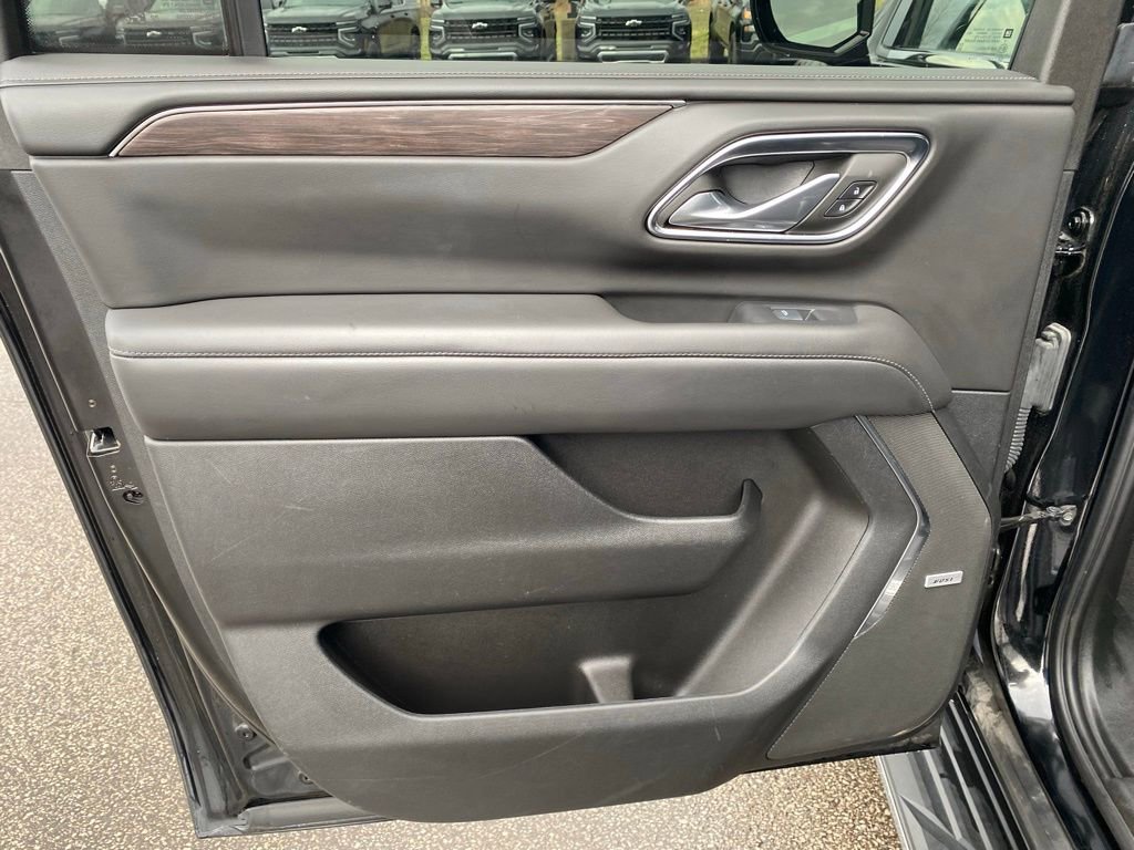Used 2024 Chevrolet Suburban LT image 22