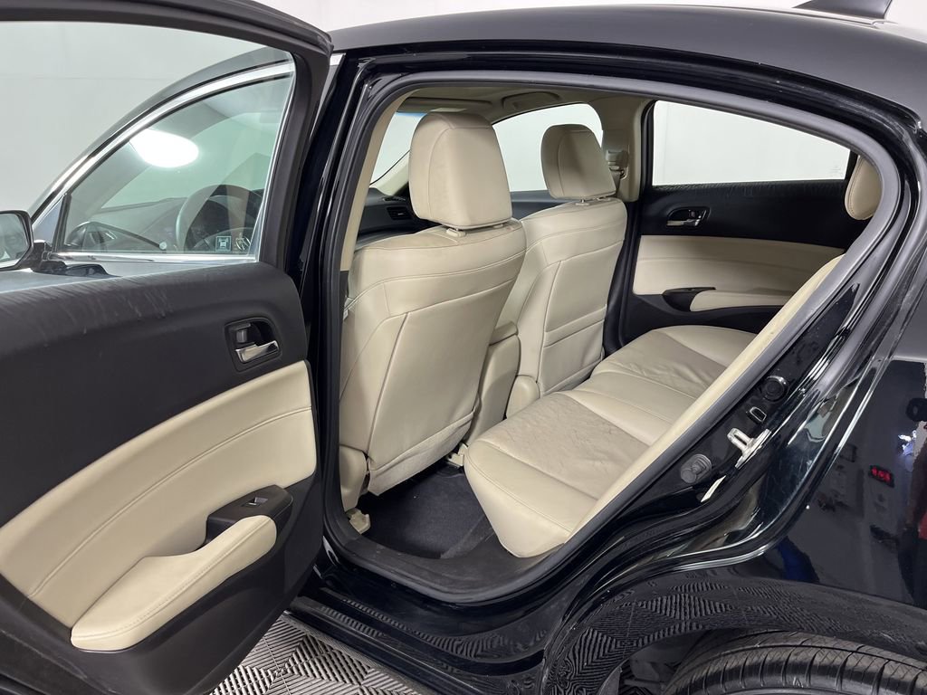 Used 2013 Acura ILX w/ Premium Package image 12