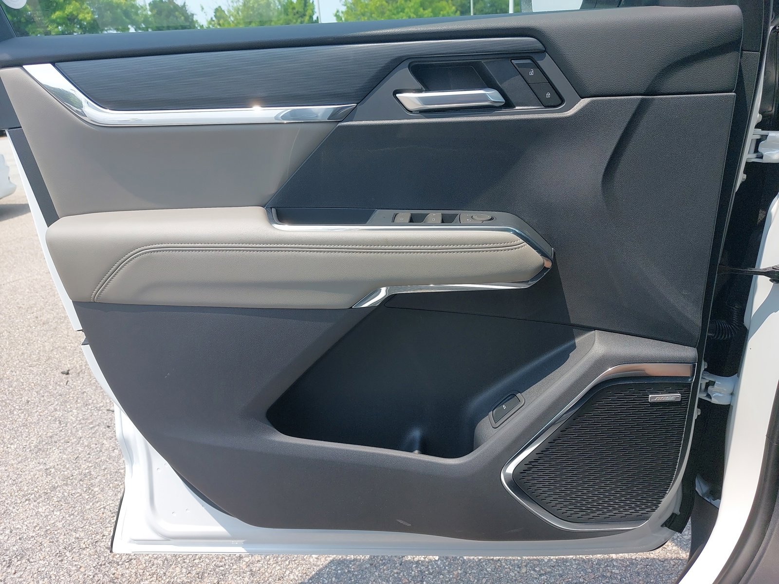 New 2025 GMC Acadia Elevation image 29