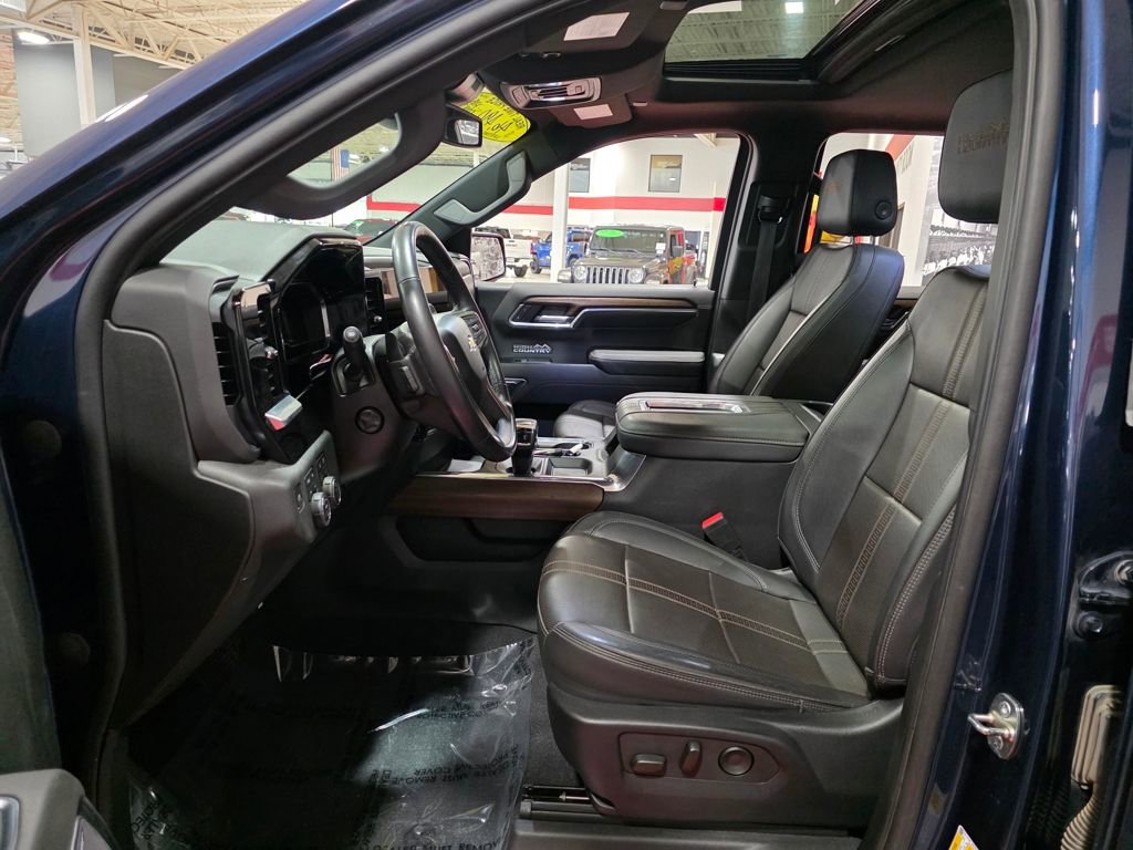 Certified 2022 Chevrolet Silverado 1500 High Country w/ Max Trailering Package image 16