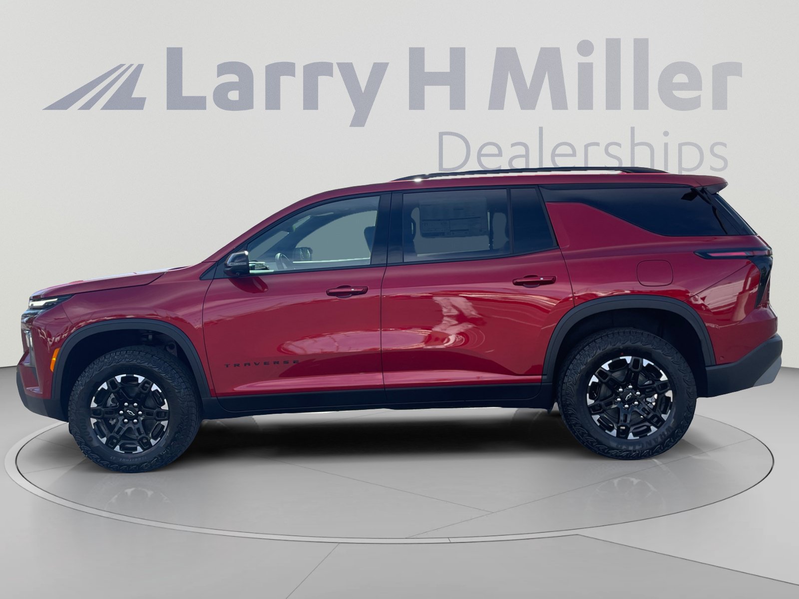 New 2027 Chevrolet Traverse Z71 w/ Enhanced Driving Package AWD/4WD image 2
