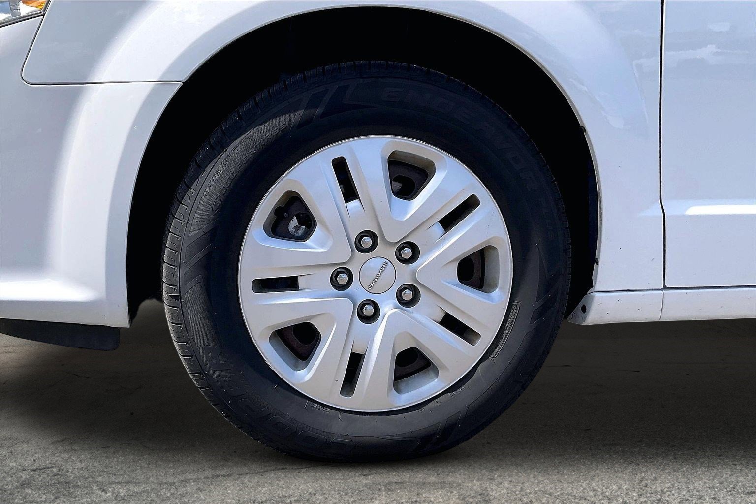 Used 2019 Dodge Grand Caravan SE FWD image 8