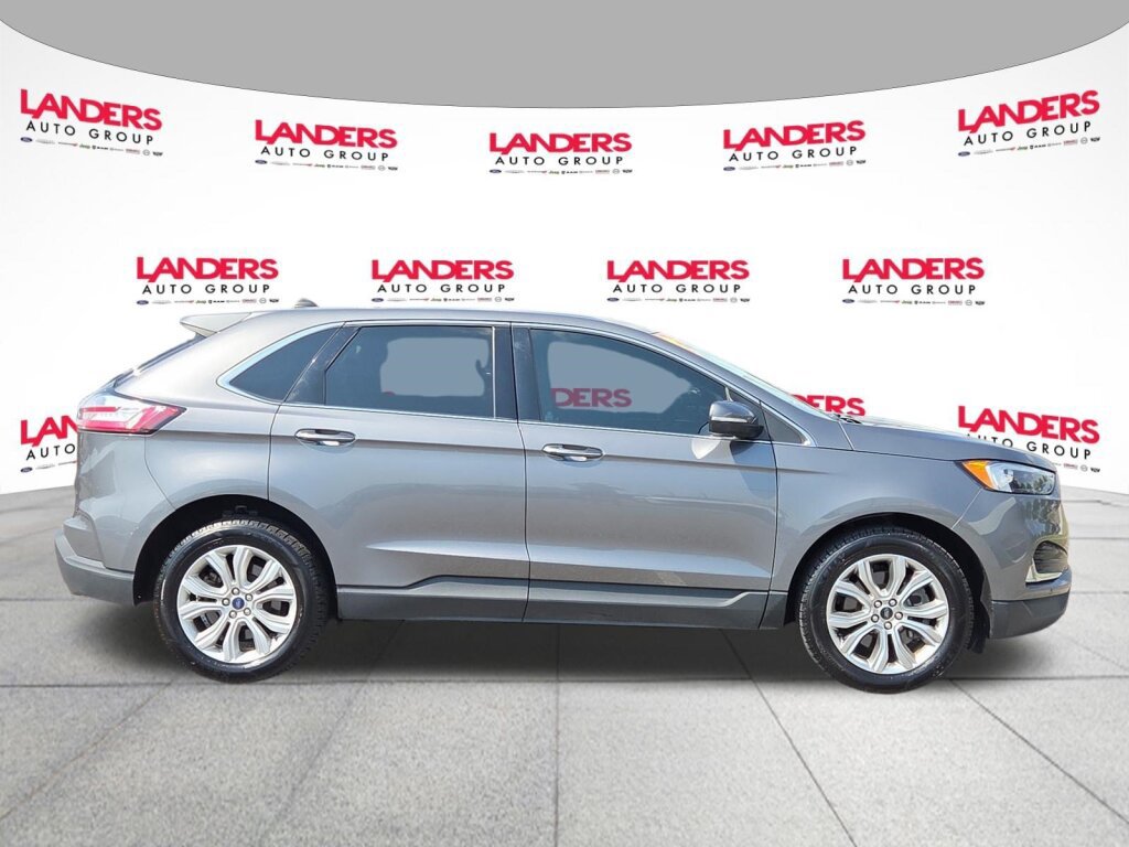 Used 2024 Ford Edge Titanium AWD/4WD image 2