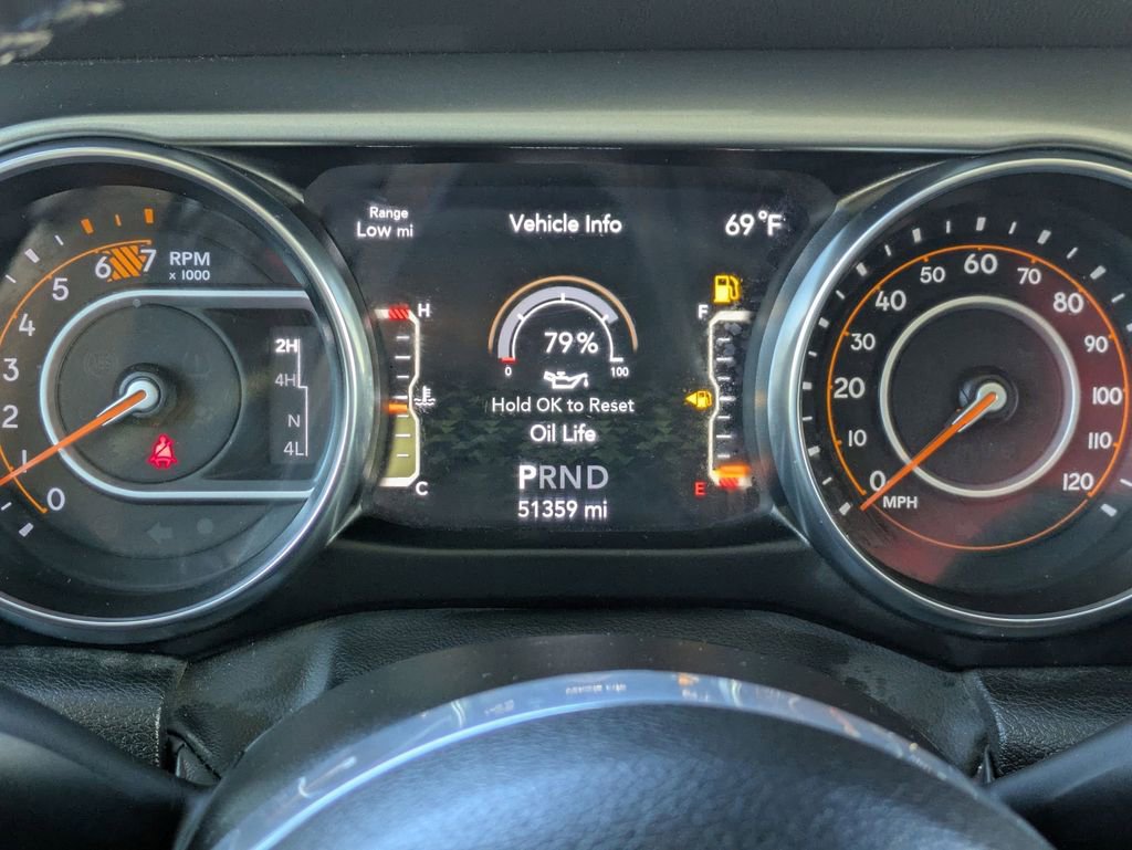 Used 2022 Jeep Wrangler Unlimited Sahara w/ Cold Weather Group AWD/4WD image 22