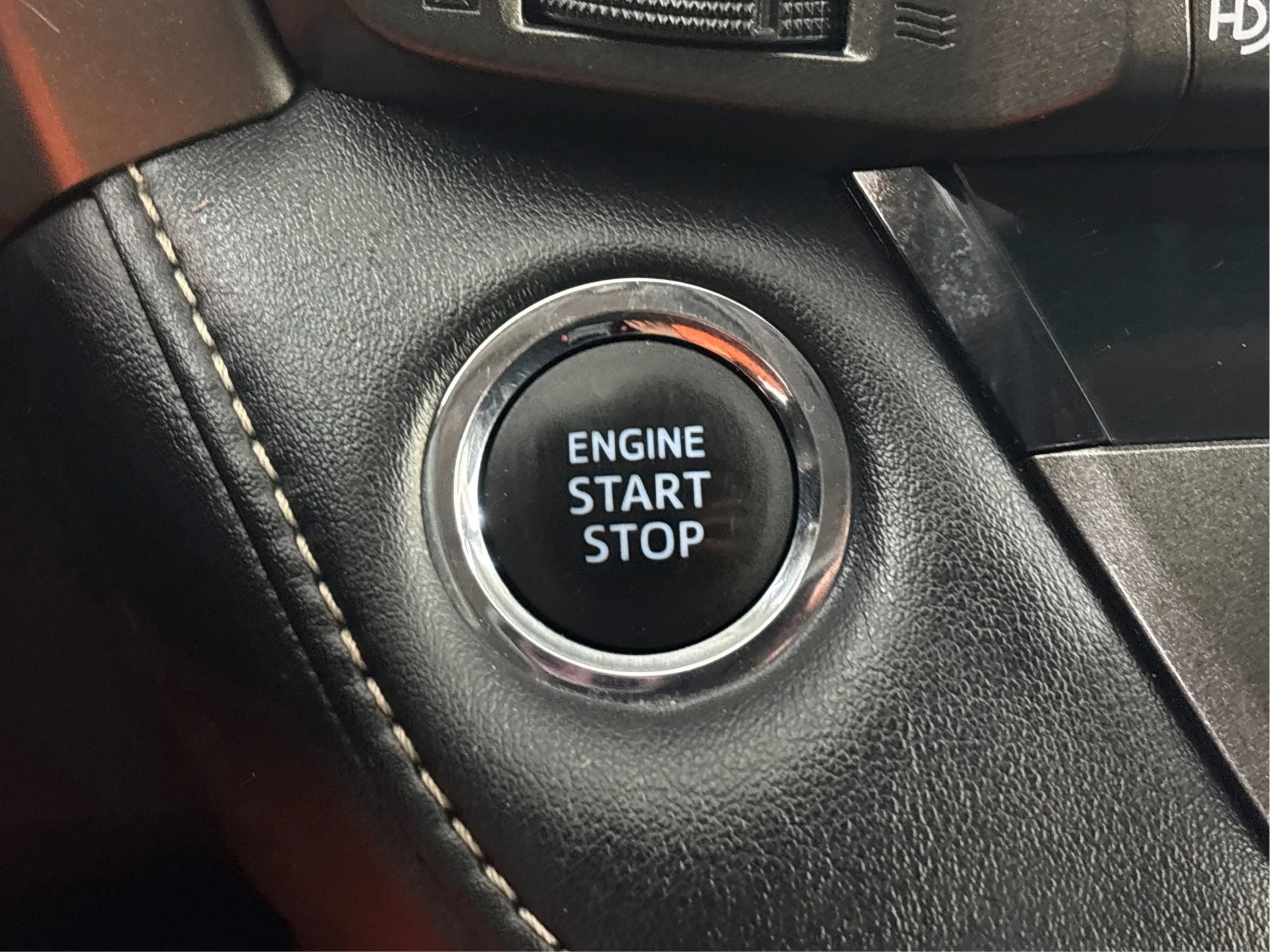 Used 2014 Toyota RAV4 Limited image 38