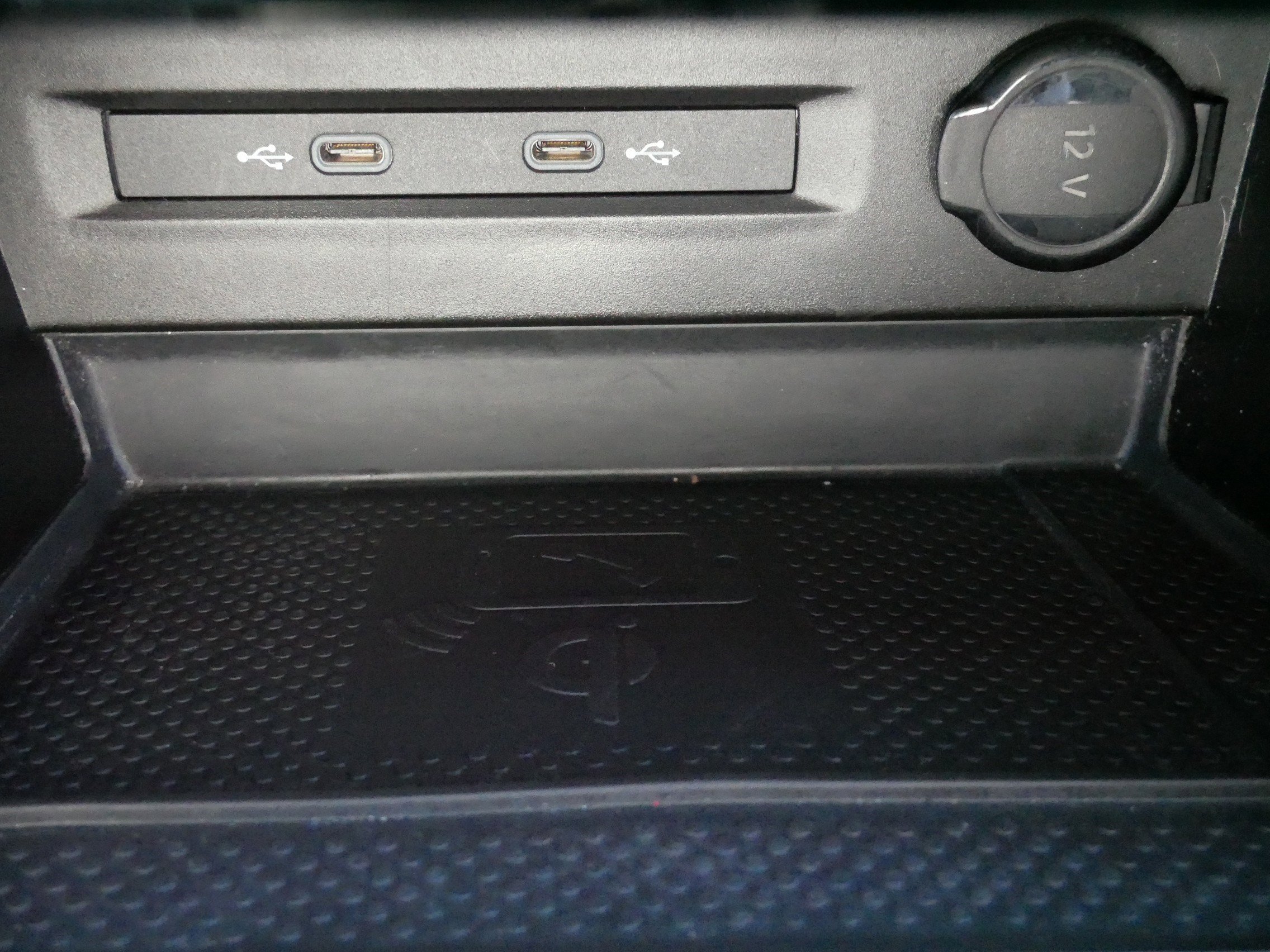 Used 2023 Volkswagen Taos SE w/ Panoramic Sunroof Package image 28