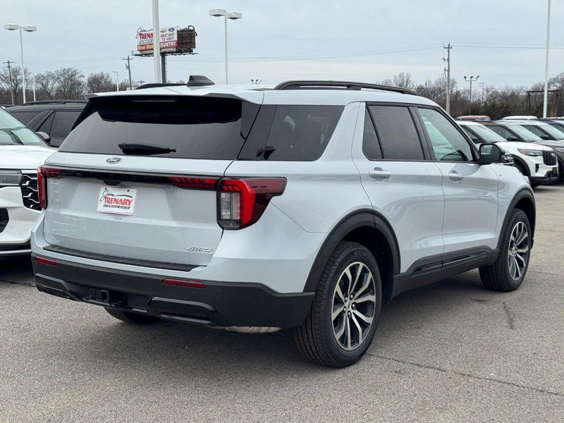 New 2026 Ford Explorer ST-Line image 3