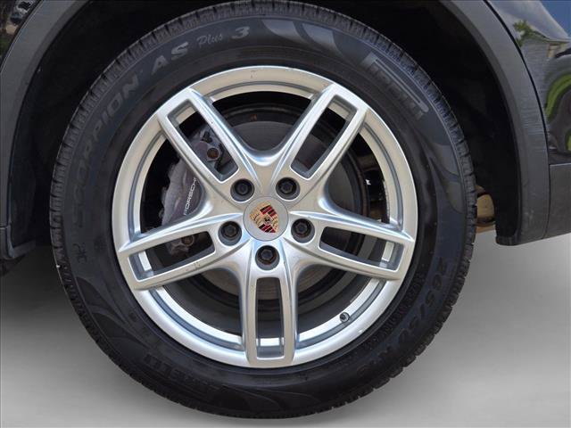 Used 2014 Porsche Cayenne Platinum Edition AWD/4WD image 23