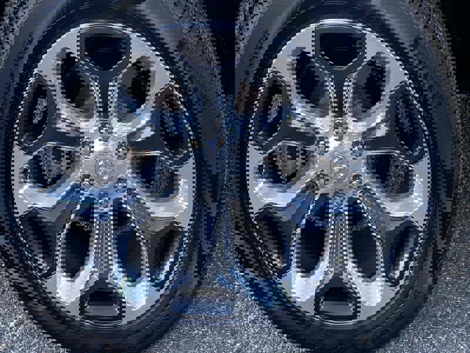 Used 2022 RAM 1500 Limited w/ Body Color Bumper Group image 32