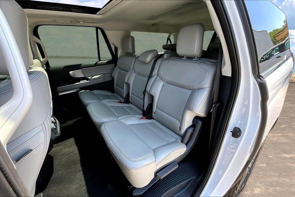 Used 2025 Ford Expedition Max Active AWD/4WD image 24