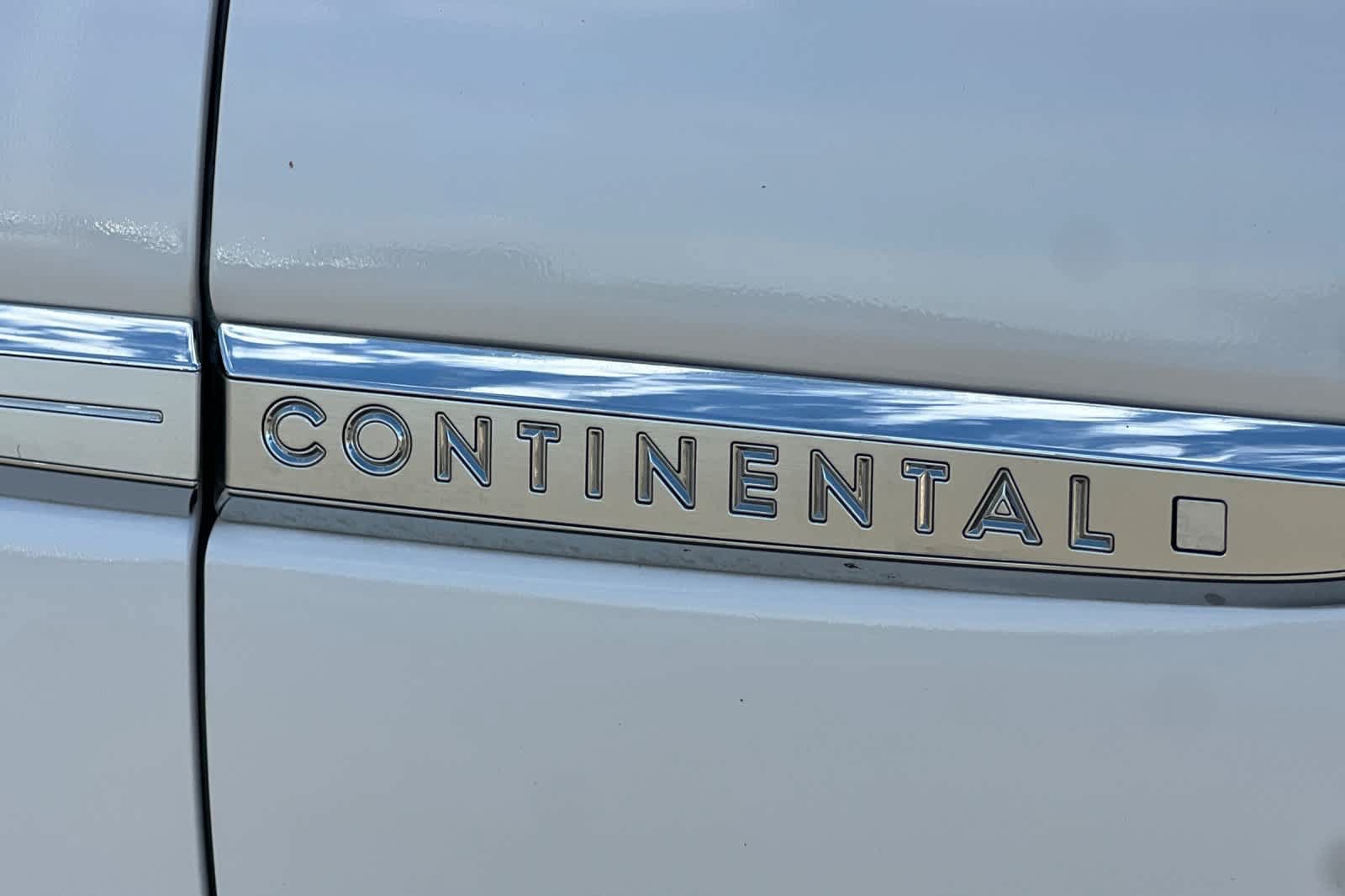 Used 2018 Lincoln Continental Reserve w/ Continental Climate Package AWD/4WD image 33