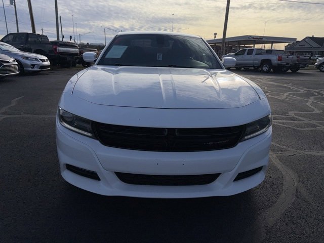 Used 2017 Dodge Charger SXT image 2