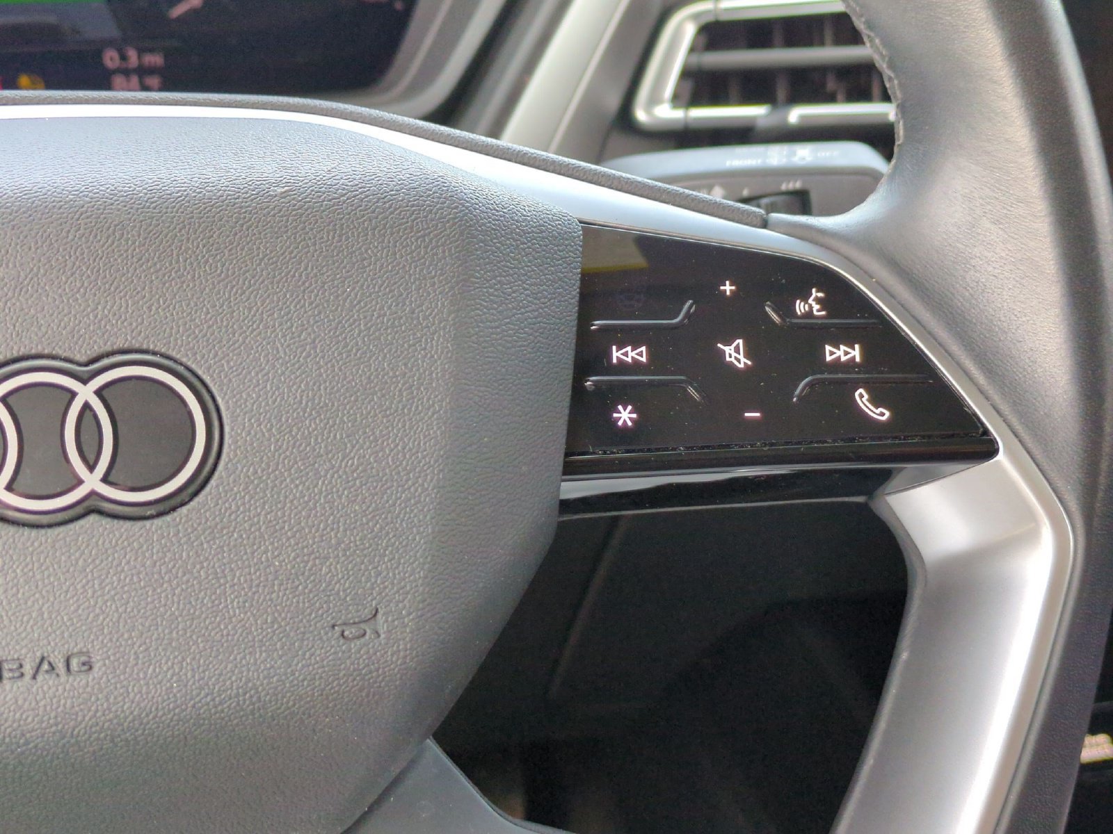Used 2023 Audi Q4 e-tron Premium w/ Convenience Package AWD/4WD image 11
