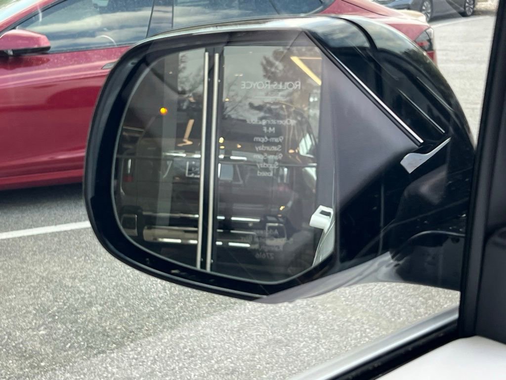 Used 2025 Land Rover Range Rover Sport Dynamic SE image 28