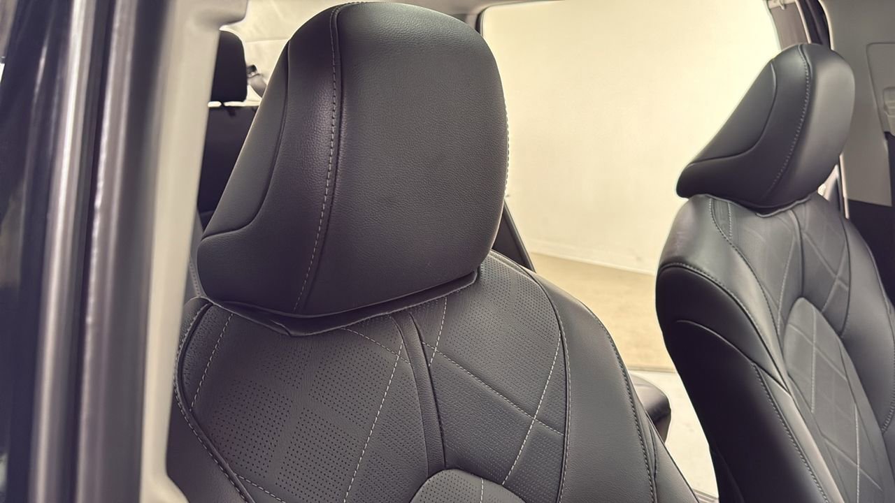 Certified 2026 Toyota Highlander Platinum image 20