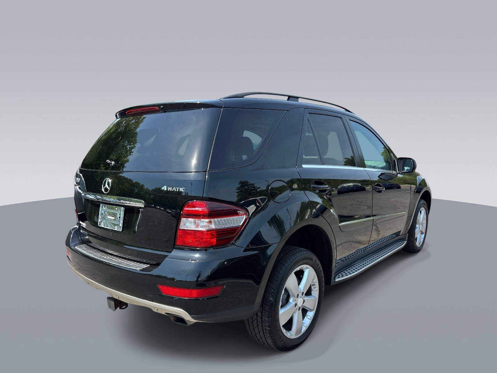 Used 2010 Mercedes-Benz ML 350 4MATIC image 3