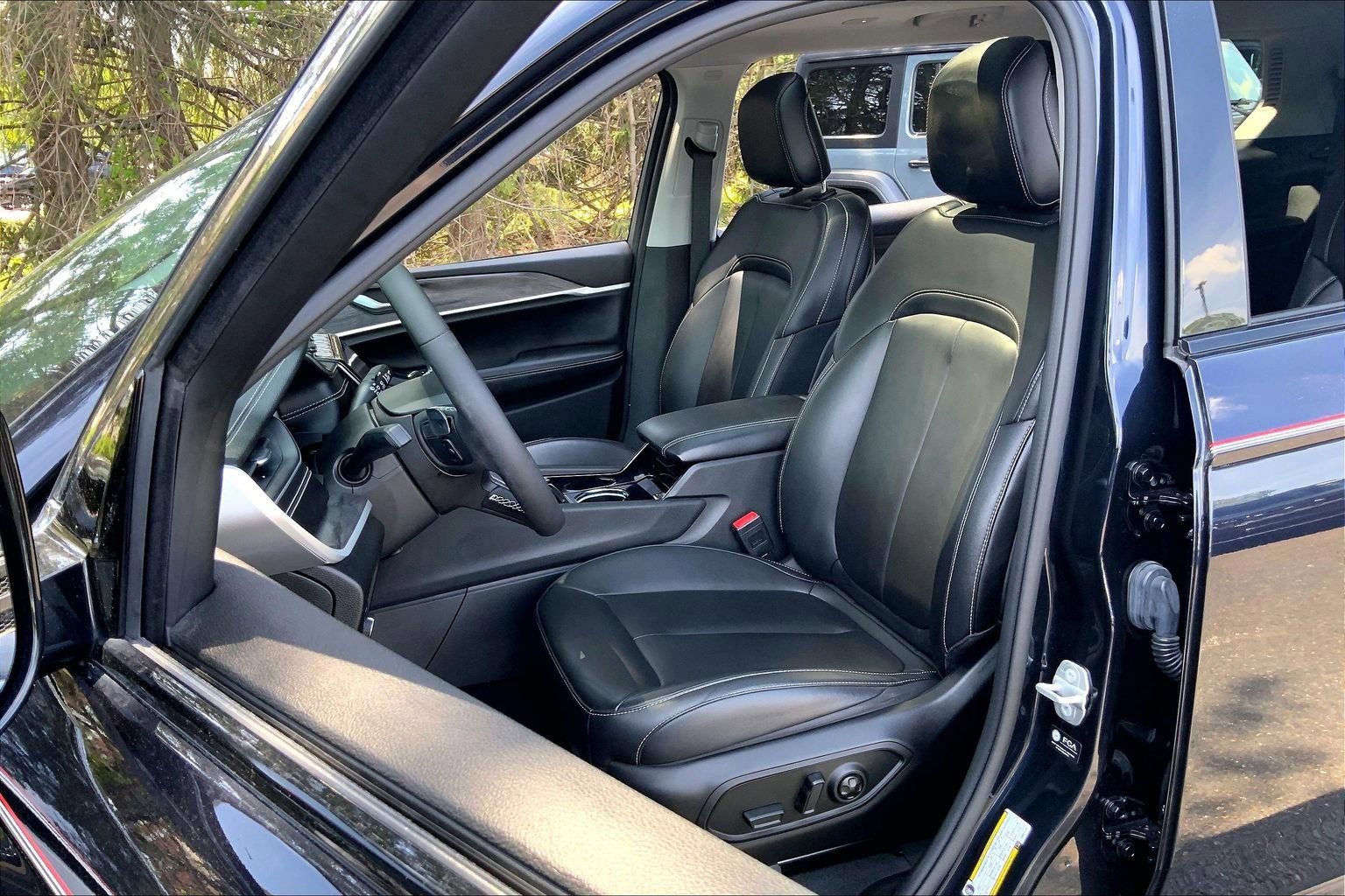 Certified 2023 Jeep Grand Cherokee L Limited AWD/4WD image 7