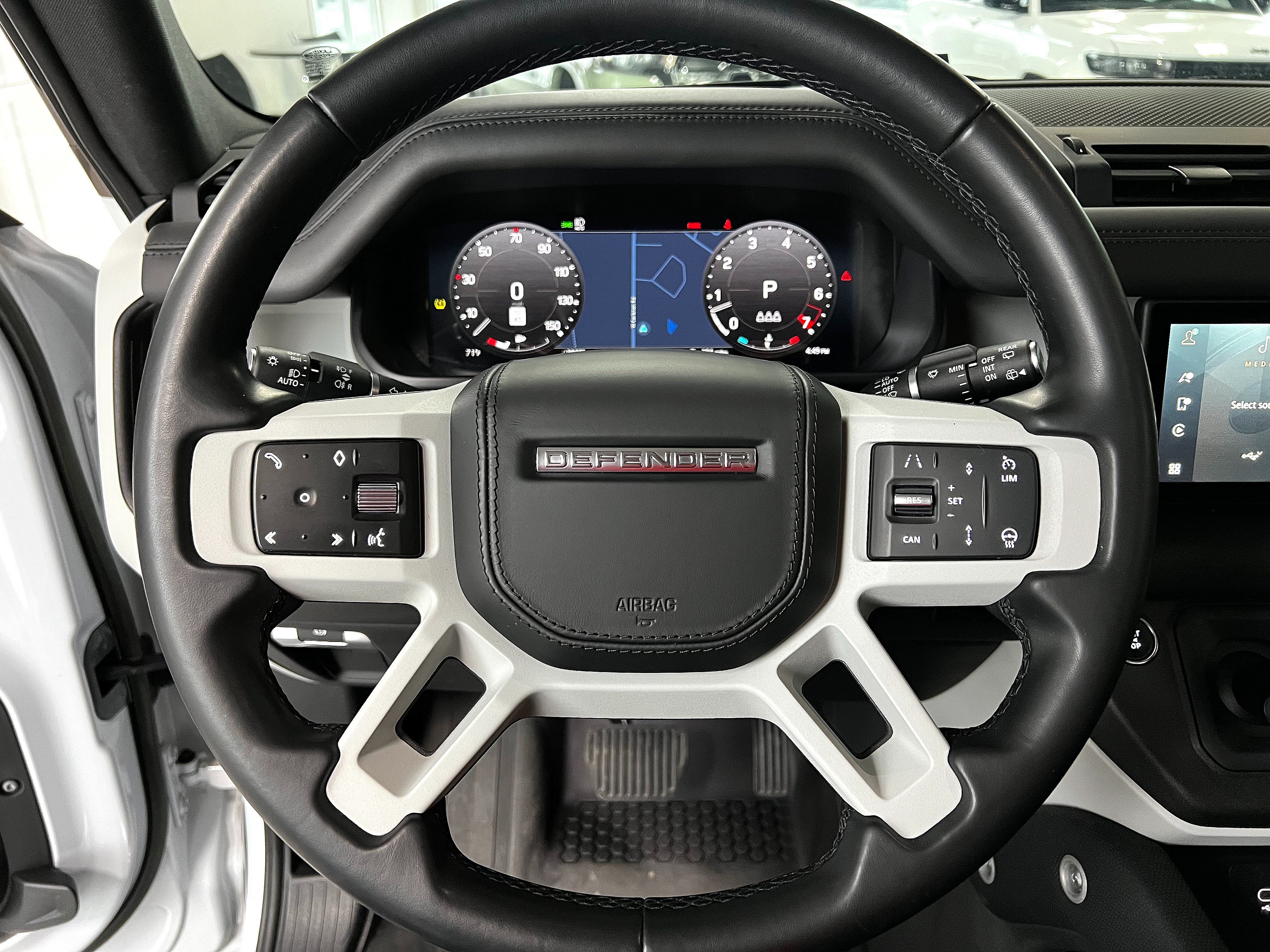 Used 2023 Land Rover Defender 90 X-Dynamic SE AWD/4WD image 12