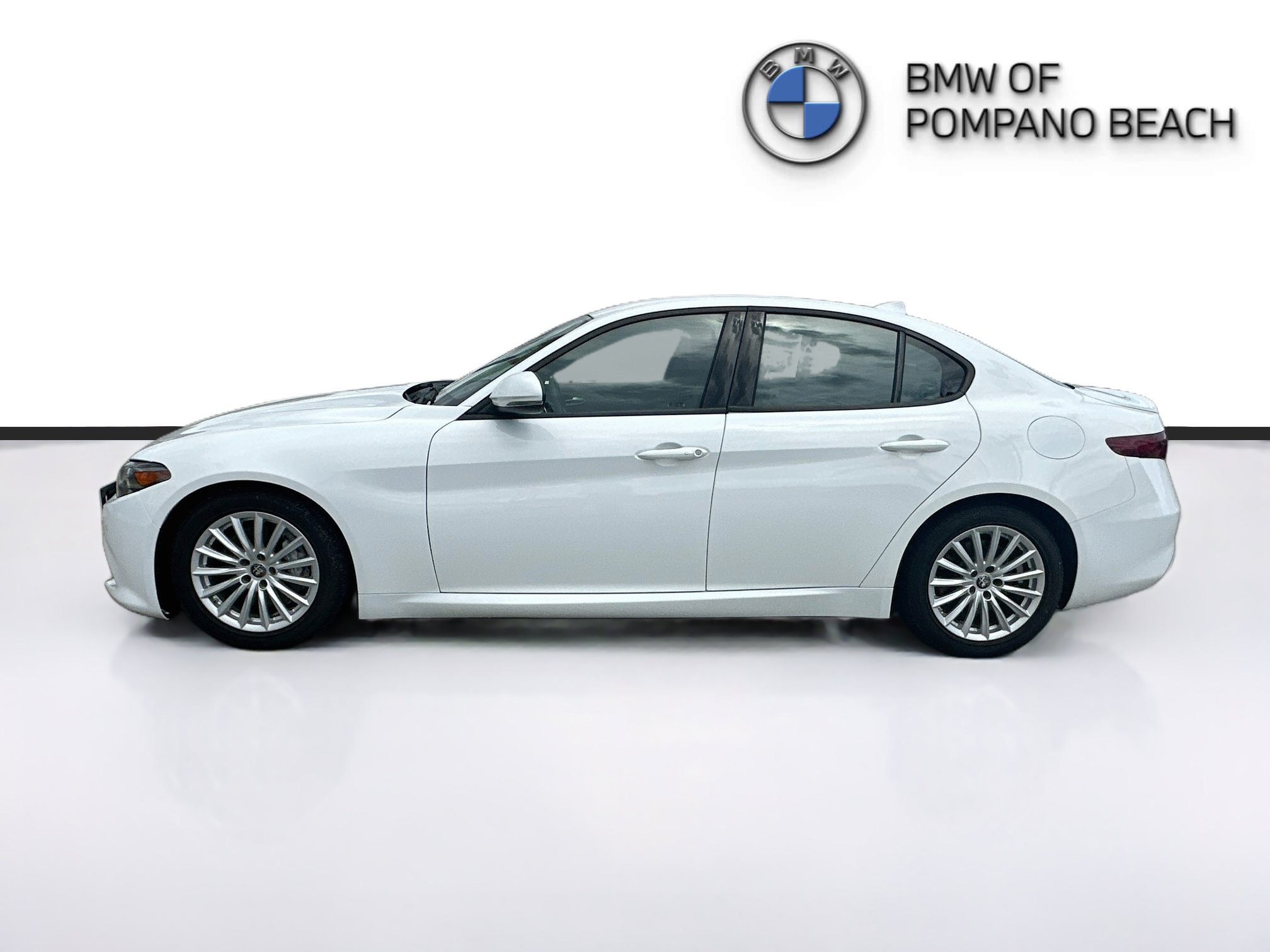 Used 2023 Alfa Romeo Giulia Sprint RWD image 4