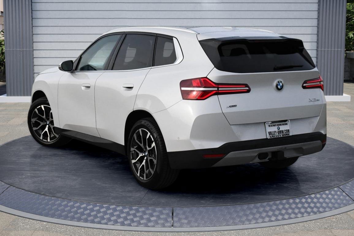 Used 2025 BMW X3 xDrive30i w/ Convenience Package image 5