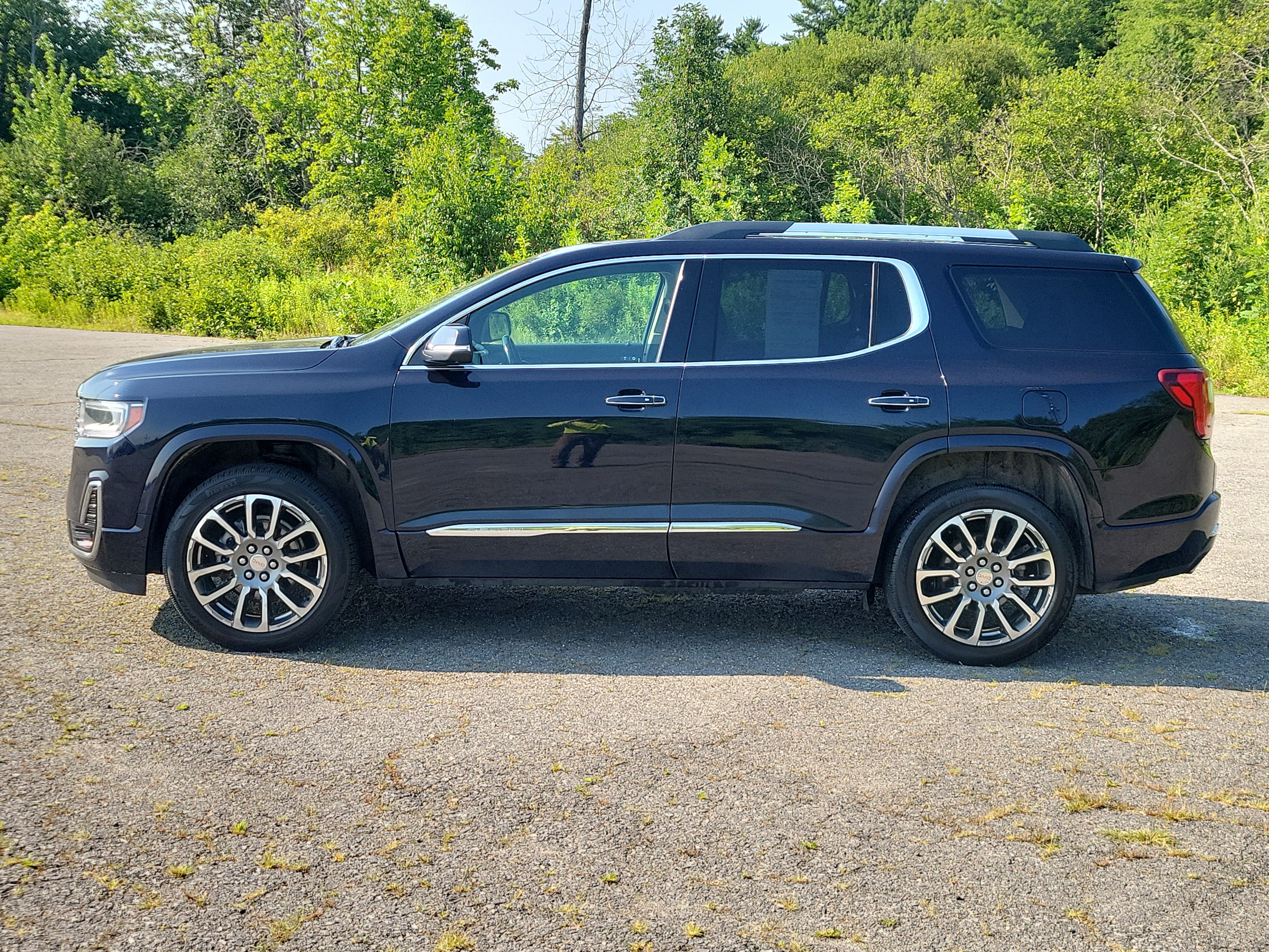 Used 2021 GMC Acadia Denali w/ Denali Ultimate Package AWD/4WD image 8