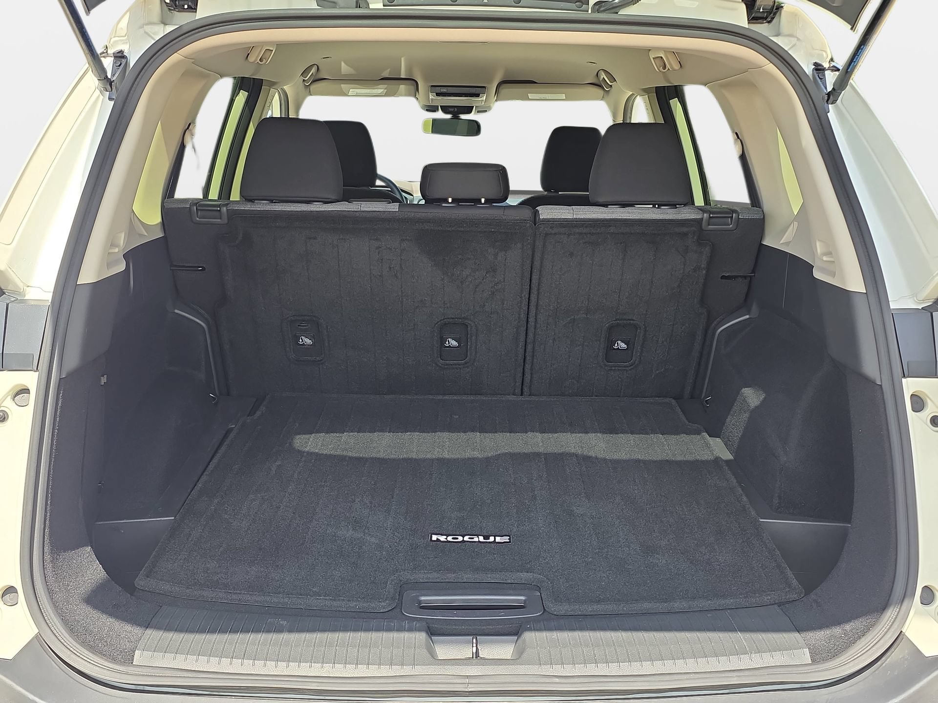 Used 2023 Nissan Rogue SV FWD image 12