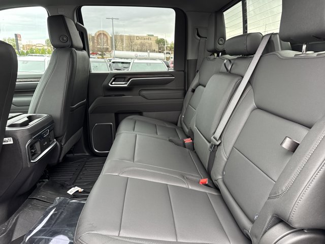 New 2026 GMC Sierra 2500 SLT w/ SLT Premium Package image 6