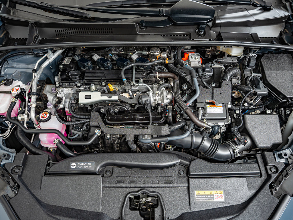 Used 2024 Toyota Prius XLE FWD image 40