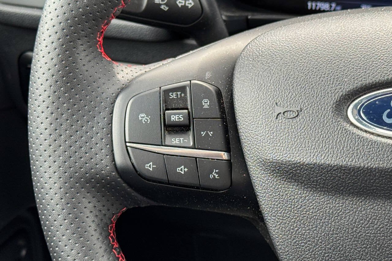 Used 2024 Ford Escape ST-Line w/ Tech Pack #1 AWD/4WD image 26