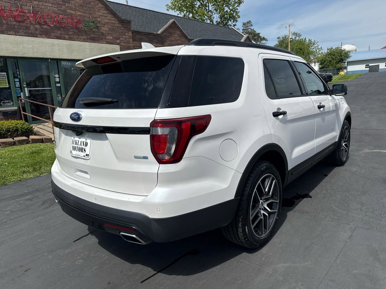 Used 2016 Ford Explorer Sport w/ Equipment Group 401A AWD/4WD image 8