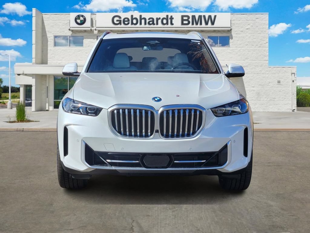 Certified 2026 BMW X5 xDrive50e w/ Premium Package AWD/4WD image 2