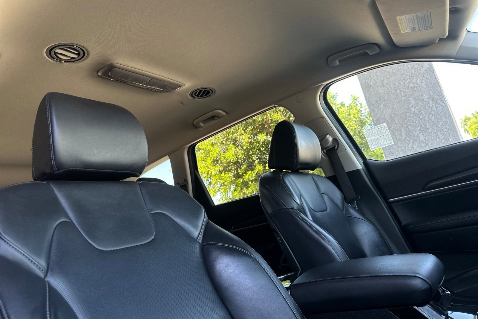 Used 2023 Kia Telluride S image 18