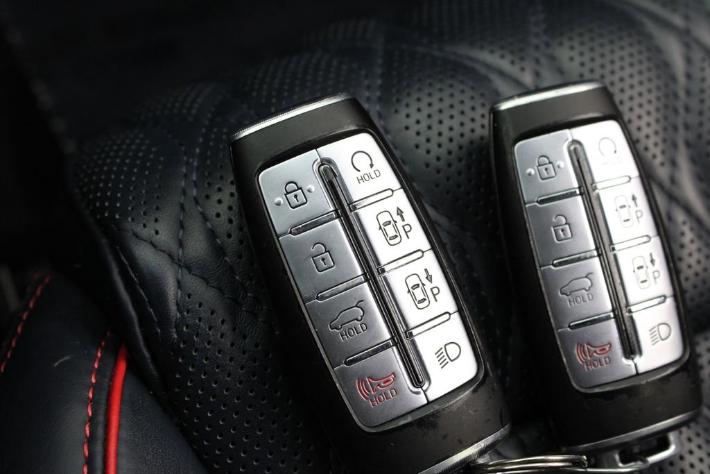 Used 2022 Genesis GV70 3.5T Sport w/ Sport Advanced Package AWD/4WD image 30