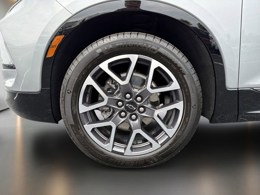 Used 2025 Chevrolet Blazer RS FWD image 9