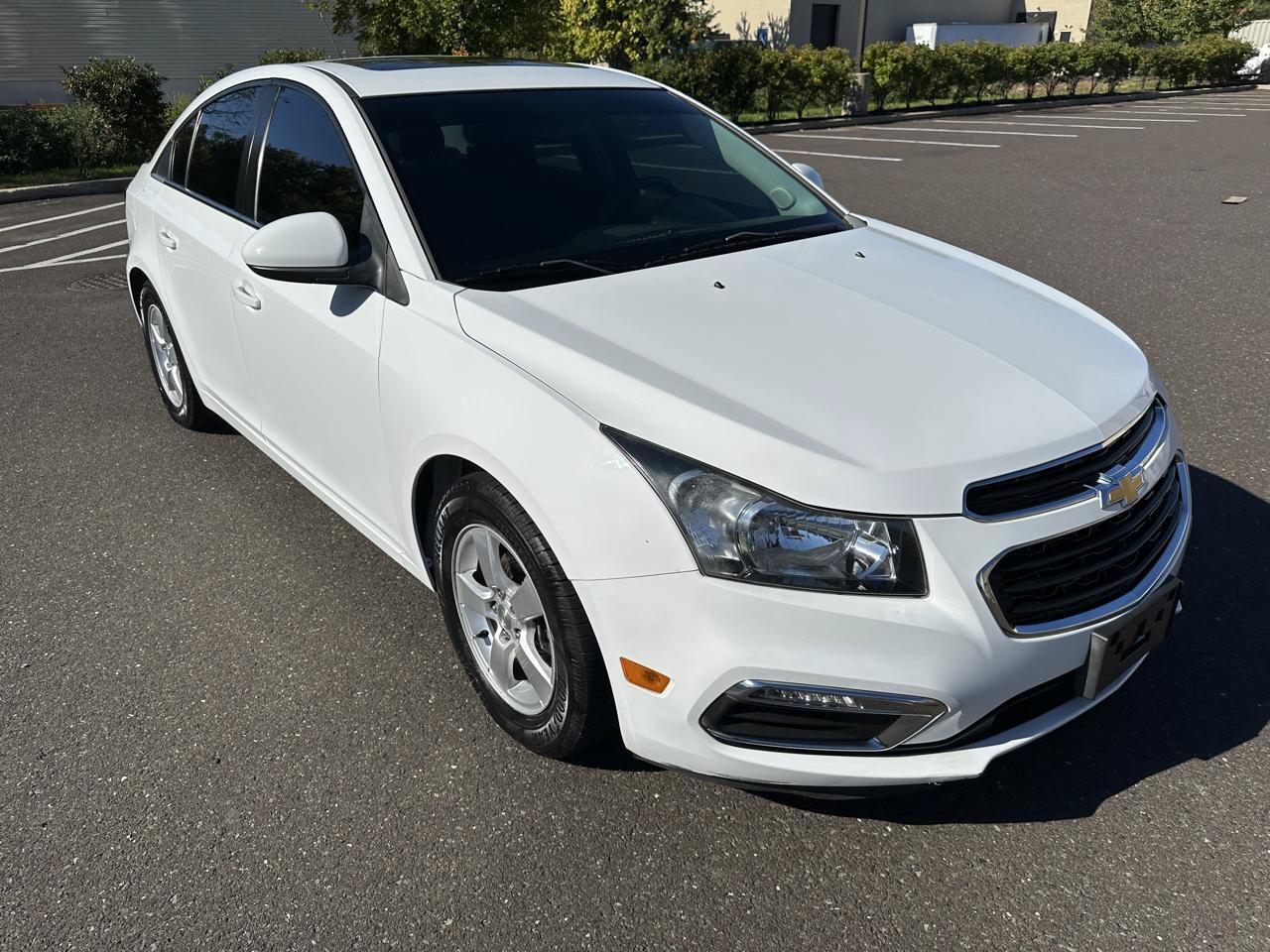 Used 2015 Chevrolet Cruze LT w/ Sun And Sound Package FWD image 3